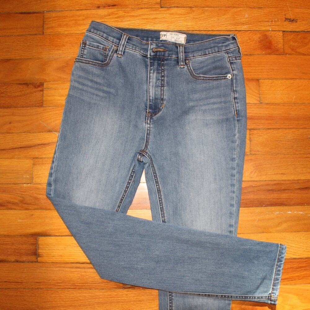 Free People Mid-Rise Jeans - 27